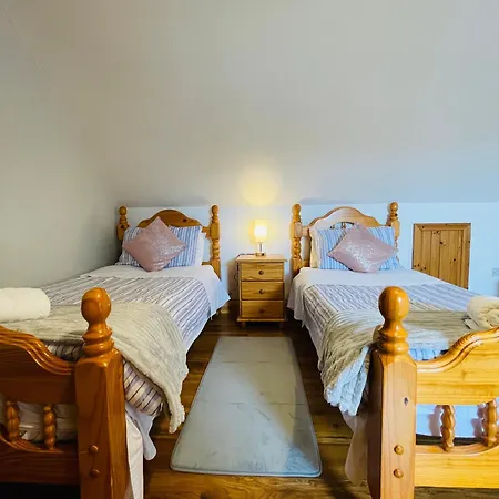 Tinnies V23hy11 - 2 Minutes To Portmagee Konukevi 3*